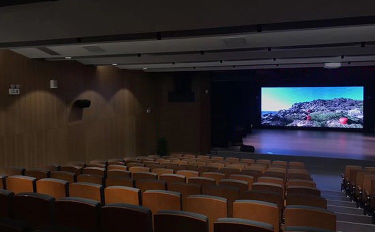 山西忻州學(xué)校報(bào)告廳-2